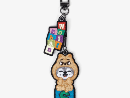 STRAY KIDS FAN CONNECTING 2024 [SKZ TOY WORLD] OFFICIAL MD - 23. EMBROIDERY KEY HOLDER
